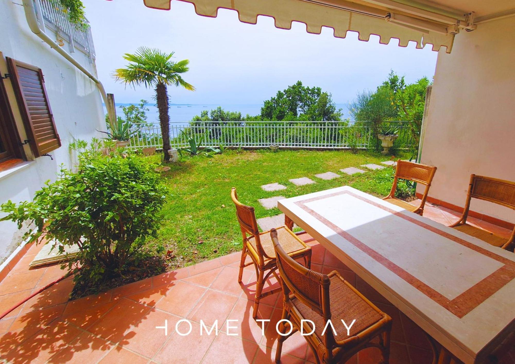 Apartamento Ht - Loft Al Castello Di Miramare Con Vista Grignano  Exterior foto